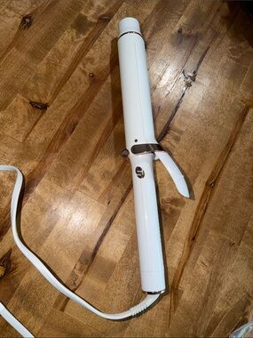 T3 Curling Iron Model: 300499-UL